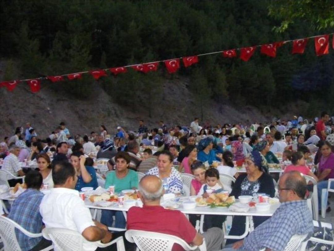 Mhp'liler Feke'deki İftarda Buluştu