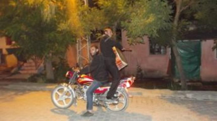 Motosikletli Ramazan davulcusu