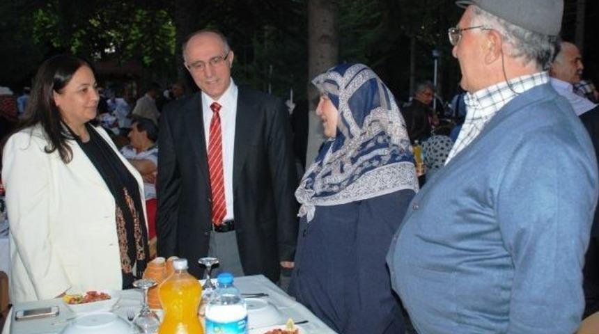 Bolu Valisi&rsquo;nden Şehit Ve Gazi Ailelerine İftar