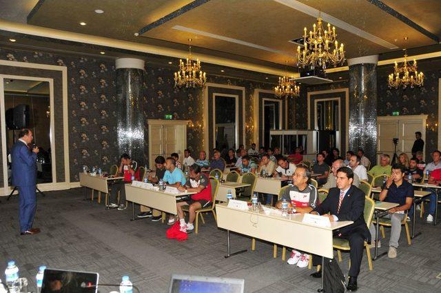 Çocuk Futbolu Gelişim Semineri, İstanbul'da Başladı