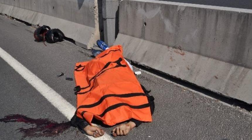 Kocaeli'de motosiklet kazası: 1 &ouml;l&uuml;, 1 yaralı