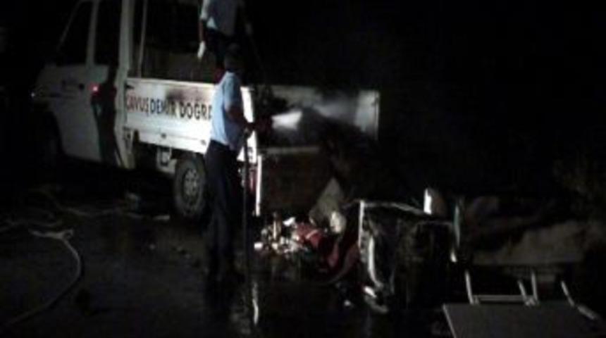 Ereğli&rsquo;de Ara&ccedil;ta Yangın