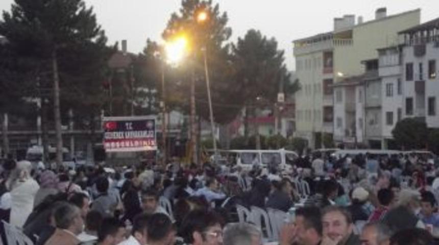 Gemerek Kaymakamlığı Bin Kişiye Iftar Verdi