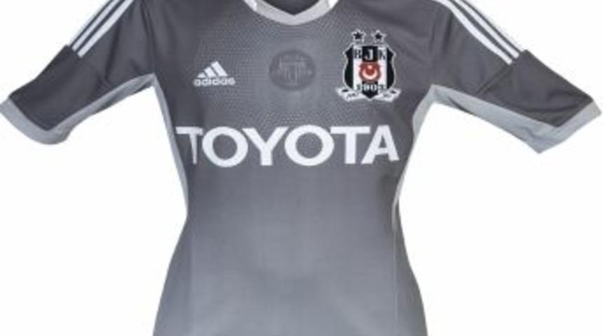 Beşiktaş'ta Yeni Sezon Gri Forma Satışa &Ccedil;ıkıyor