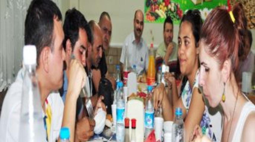 Ufuk Eğitim Kurumları Ile Zaman Gazetesi, Basın Mensuplarını Iftarda Buluşturdu