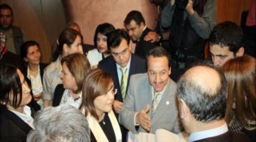 Yuva-Kur: Evlenecek Asgari &Uuml;cretli Gen&ccedil;lere Faizsiz Kredi Sağlanmalı