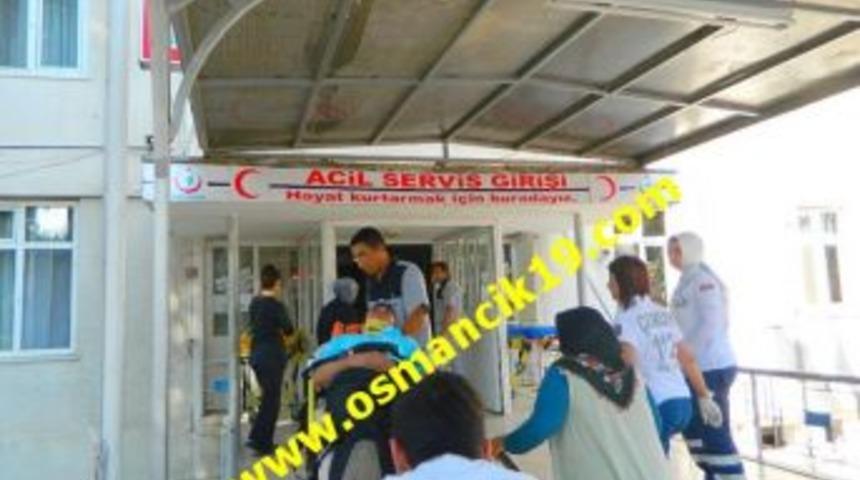 Osmancık'ta başına pazar şemsiyesi &ccedil;arptı