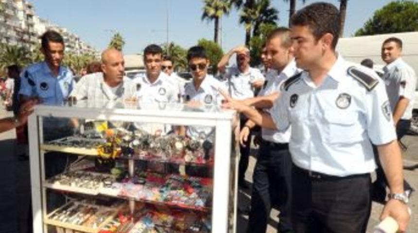 Karşıyaka Sahillerindeki Işletmelerin Kaldırım Işgalleri &Ouml;nlendi