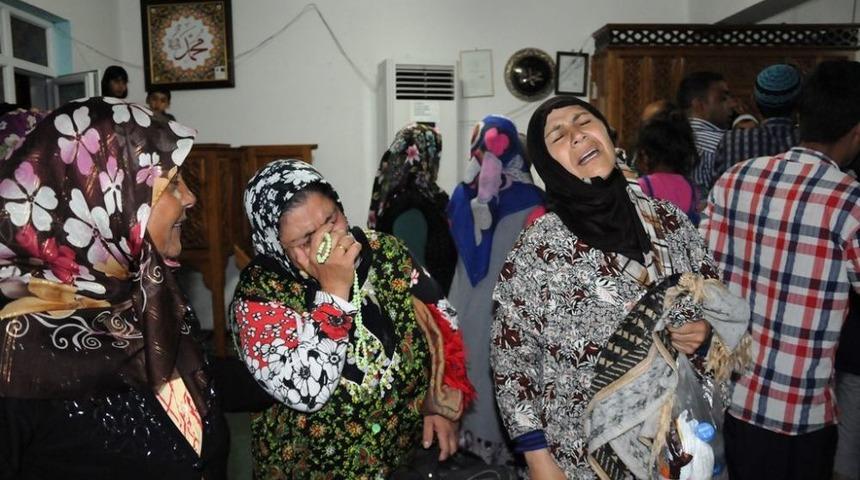 Sakal-ı Şerif&rsquo;i Ilk Defa G&ouml;ren Roman Vatandaşlar G&ouml;zyaşı D&ouml;kt&uuml;