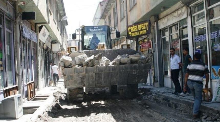 Van&rsquo;da Kaldırımlar Yenileniyor