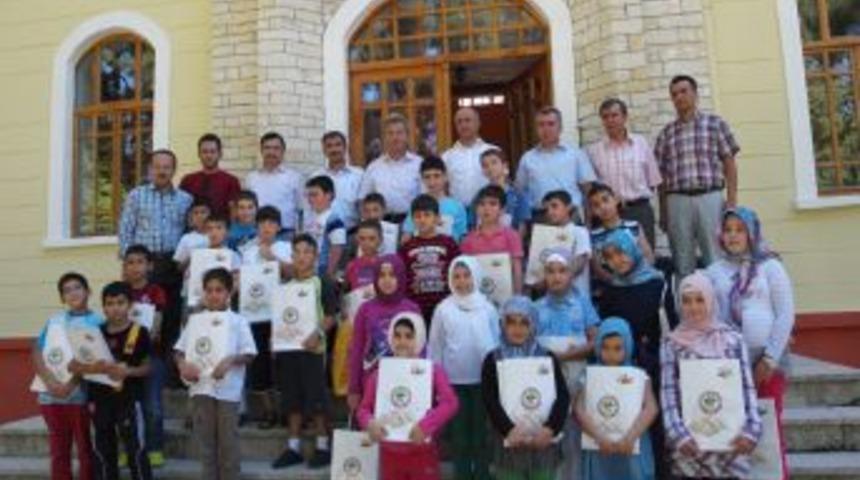 Acıpayam'da Kur'&acirc;n Kurslarını Bitirenler &Ouml;d&uuml;llendirildi