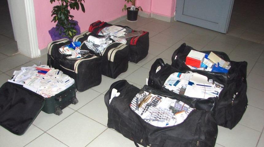 Edirne'de 100 Bin Tablet Ka&ccedil;ak Ila&ccedil; Ele Ge&ccedil;irildi