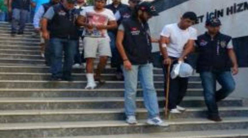 Otomobil Benzerliği Canından Etmiş