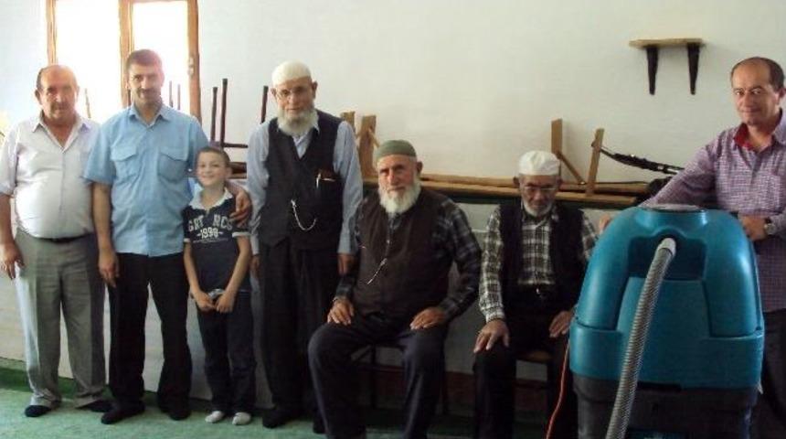 &Ccedil;ankaya Belediyesi&rsquo;nden &Ccedil;evre İl&ccedil;e K&ouml;y Camilerine Destek