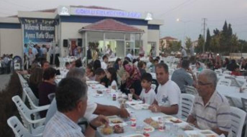 Aş Evinde Her Akşam Bir Hayırseverden İftar