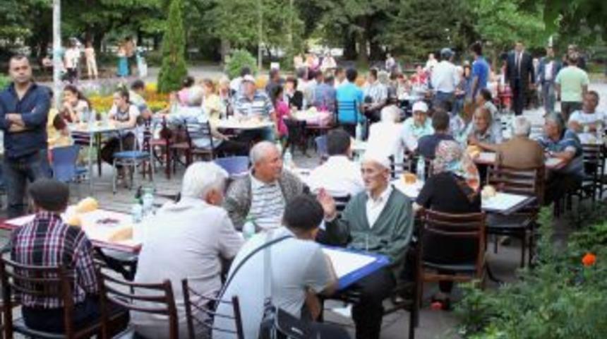 Balkanlarda Iftar Coşkusu