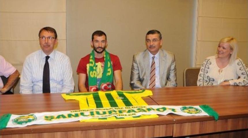 Şanlıurfaspor&rsquo;un Yeni Transferinden Vali G&uuml;ven&ccedil;&rsquo;e Ziyaret