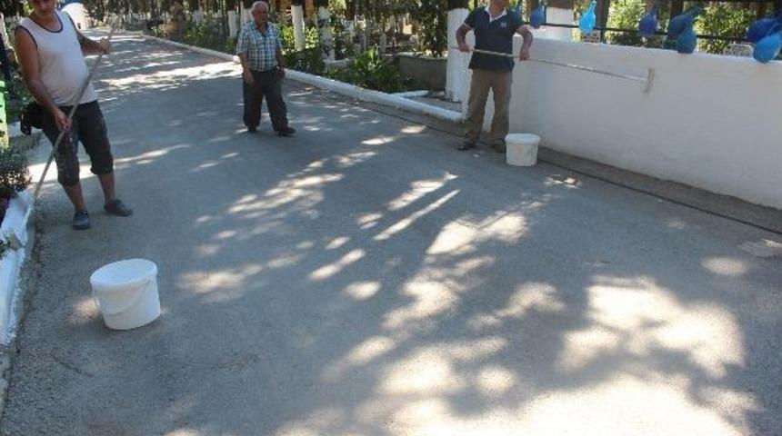 Edremit Mezarlığı Ramazan Bayramı'na Hazırlanıyor