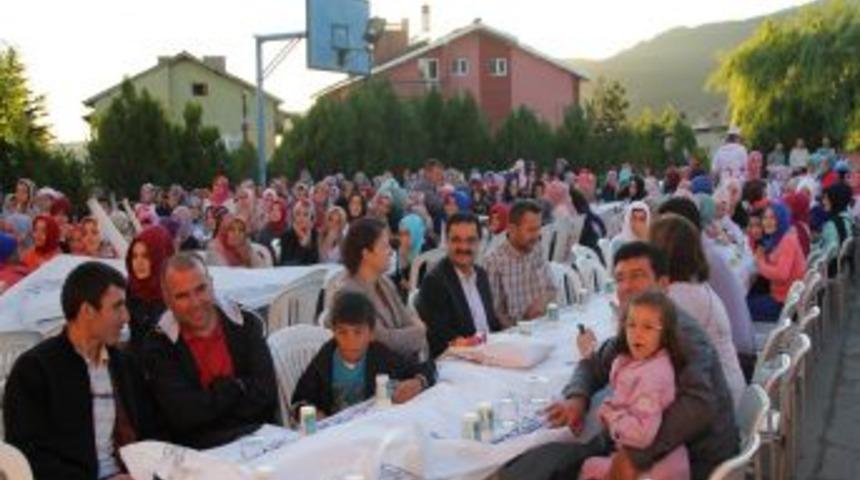 &Ccedil;ocuklar Belediyenin Programında Doyasıya Eğlendi