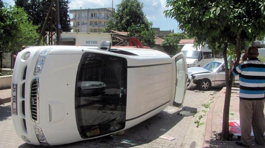 Adana'da Trafik Kazası: 3 Yaralı