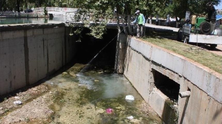 İla&ccedil;lama &Ccedil;alışmaları Devam Ediyor