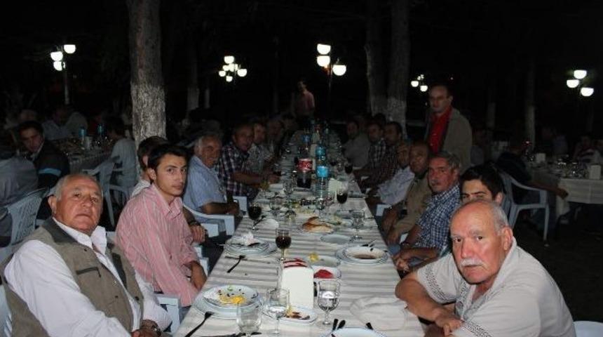 Ak&ccedil;aalan Yardımlaşma Ve Dayanışma Derneği'nden İftar