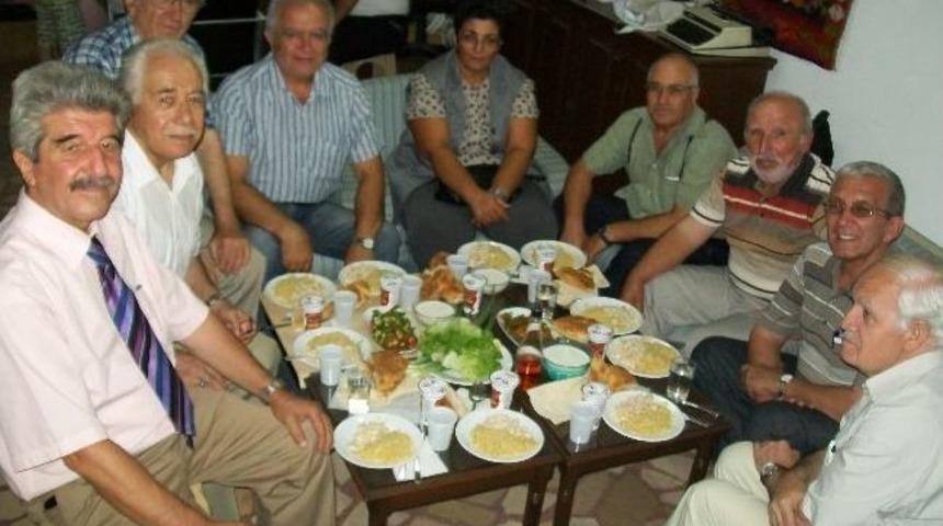 Eskişehirli Şair Ve Yazarlar İftarda Buluştu