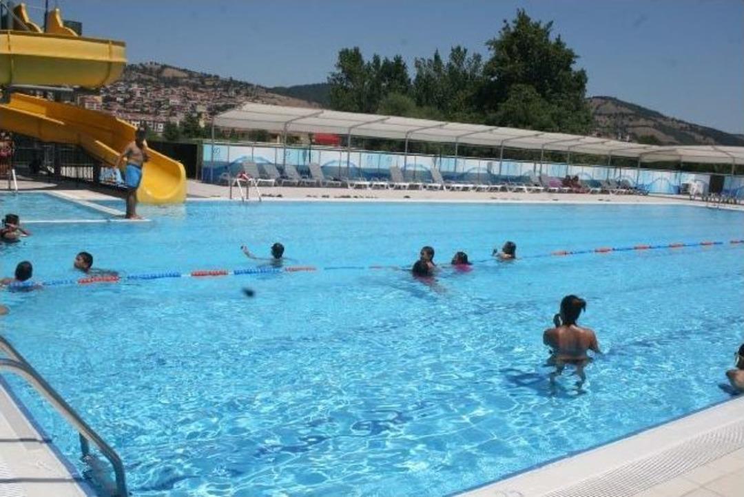 &Ccedil;an&rsquo;da &Ouml;ğrencilere Y&ouml;nelik Y&uuml;zme Kursu