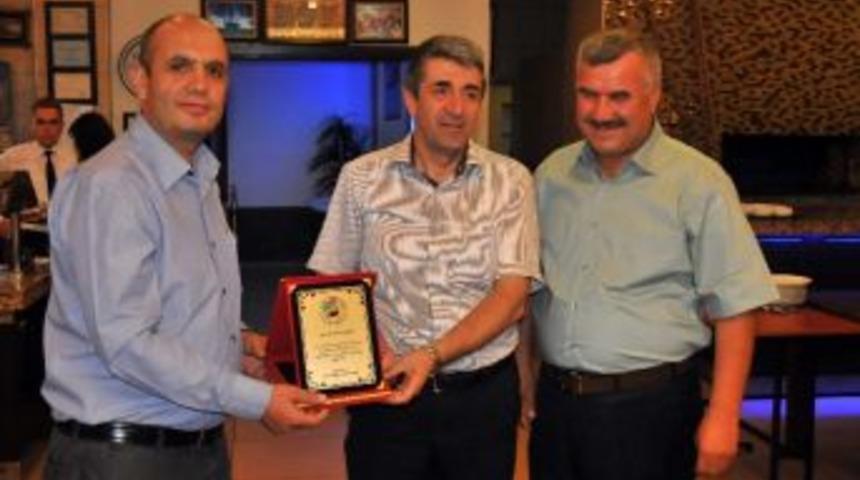 Aktso&rsquo;dan Meclis &Uuml;yelerine Plaket