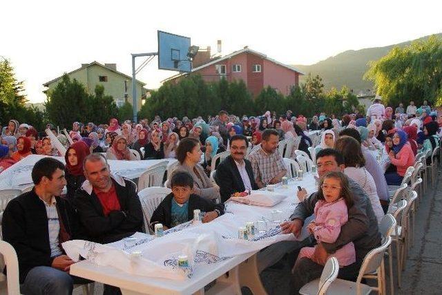 Gerede Belediyesi 500 Çocuğa İftar Verdi