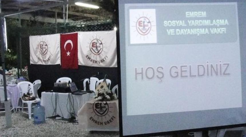 Emrem Vakfı Urla Kuş&ccedil;ular K&ouml;y&uuml;'nde İftar Yemeği Verdi