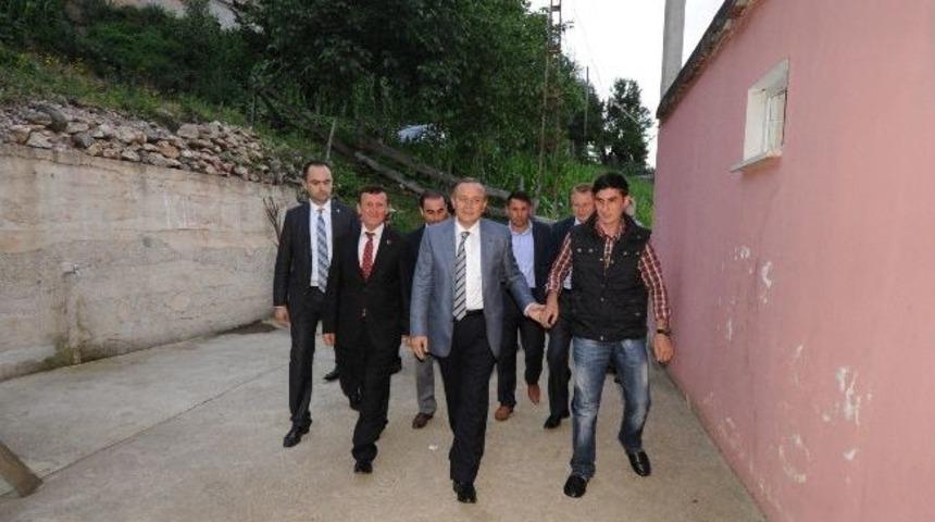 Vali Kızılcık Gazi İsmail Şahin&rsquo;in Evinde İftar Yaptı