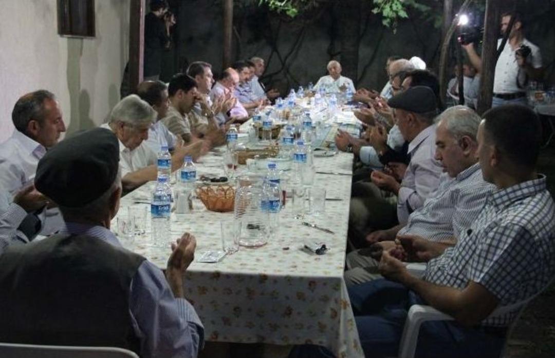 İbrahim Bodur&rsquo;dan İftar Yemeği