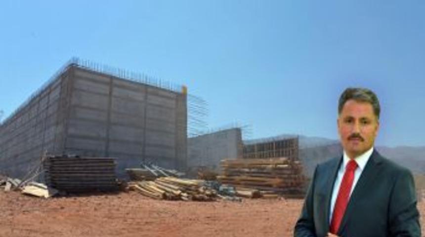 Malatya&rsquo;da TOKİ Konutları I&ccedil;in Su Deposu Yapılıyor