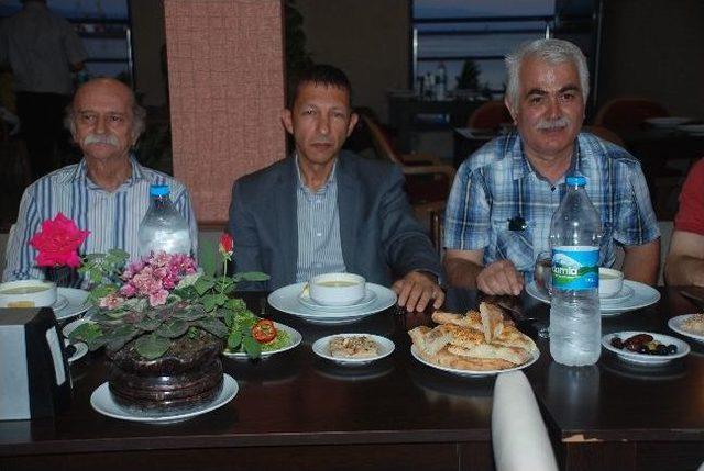 Ereğli&rsquo;de Bağımsız Meclis &Uuml;yesi Gazetecilere İftar Verdi 1