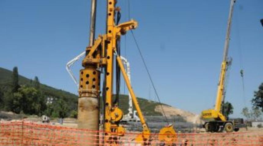 Gedelek K&ouml;y&uuml; Ikiye B&ouml;l&uuml;nd&uuml;