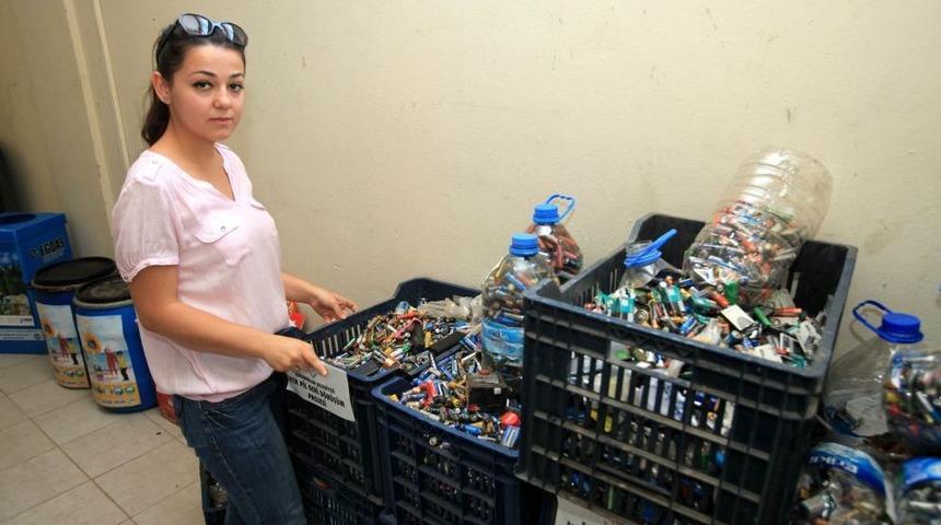 Karabağlar&rsquo;da Altı Ayda 1 Ton Atık Pil Toplandı