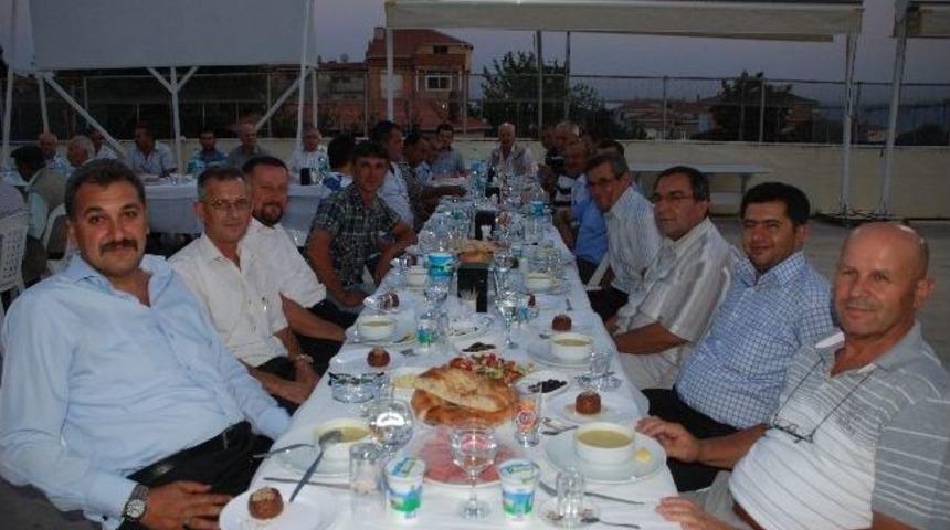 Karaidemir Grup K&ouml;yleri İ&ccedil;me Ve Kullanma Suyu Birliği İftar Yemeği Verdi