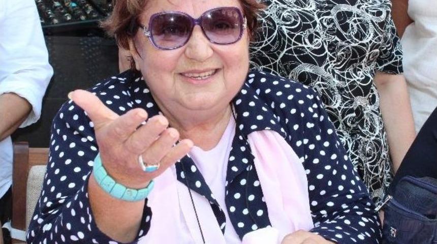 Manisa Bezi Umre Kıyafetlerinde Kullanılacak