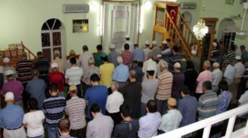 Ula&rsquo;da 103 Yıl Sonra Hatimle Teravih Namazı