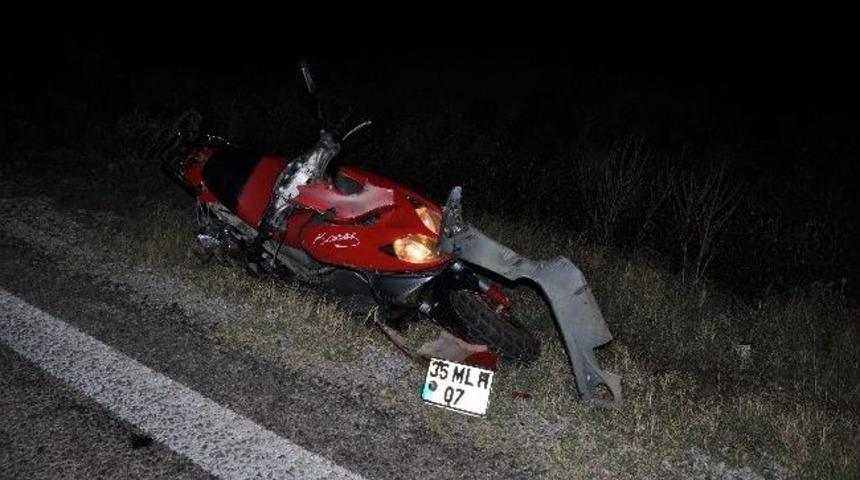 Fo&ccedil;a'da Motosiklet S&uuml;r&uuml;c&uuml;s&uuml; Ağır Yaralandı