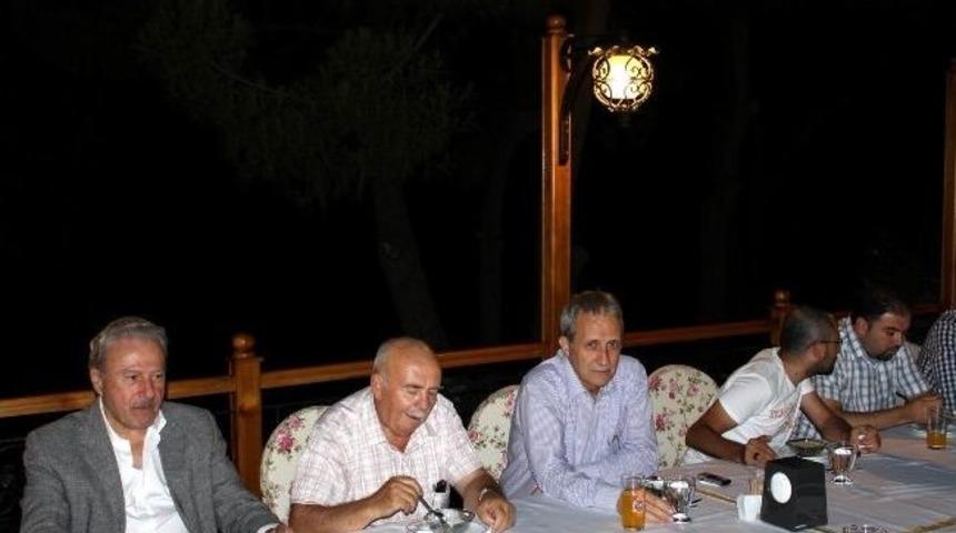 Salihlili Gazeteciler Birlikte İftar A&ccedil;tı