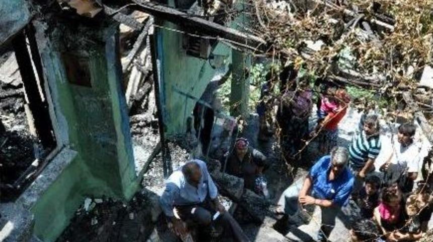 (&ouml;zel Haber) Azra, Doğacak Kardeşleriyle Sokakta Kaldı