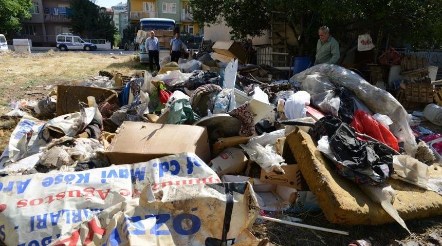 Uşak'ta Bir &Ccedil;&ouml;p Ev Boşaltıldı