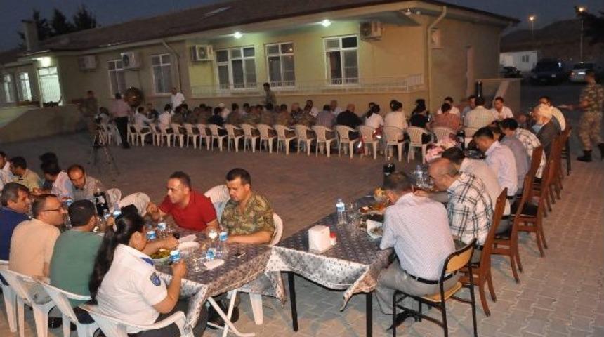Jandarma&rsquo;dan &Ccedil;adırkentte İftar Yemeği