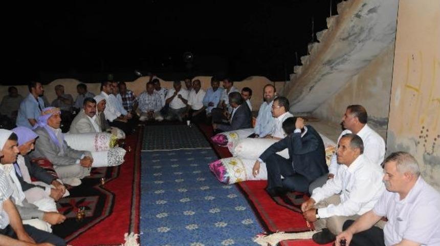 Vali G&uuml;ven&ccedil;,muhtarlara Yemek Verdi