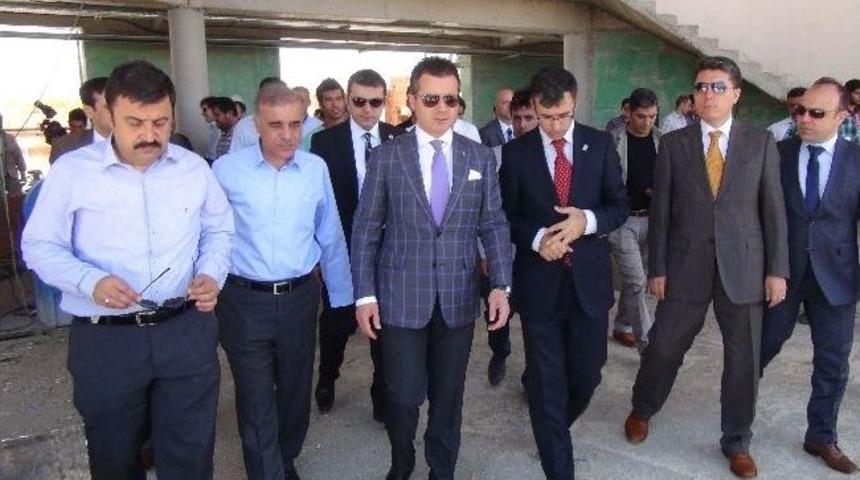 Gen&ccedil;lik Ve Spor Bakanı Kılı&ccedil; Kızıltepe&rsquo;de