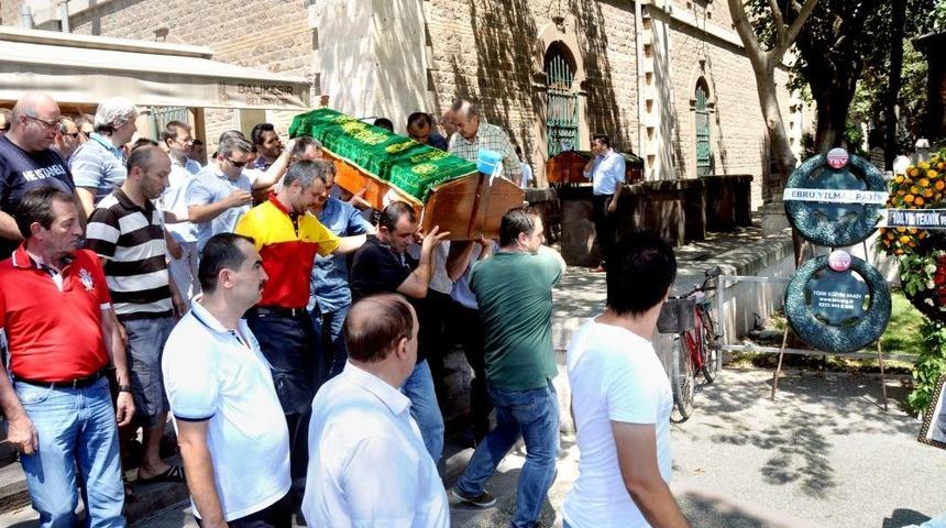 Minik Ata'nın &Ouml;l&uuml;m&uuml; Balıkesir'i Yasa Boğdu