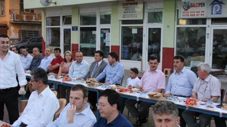 Milletvekili Tun&ccedil; Ve Yal&ccedil;ınkaya Apdipaşa İftarında