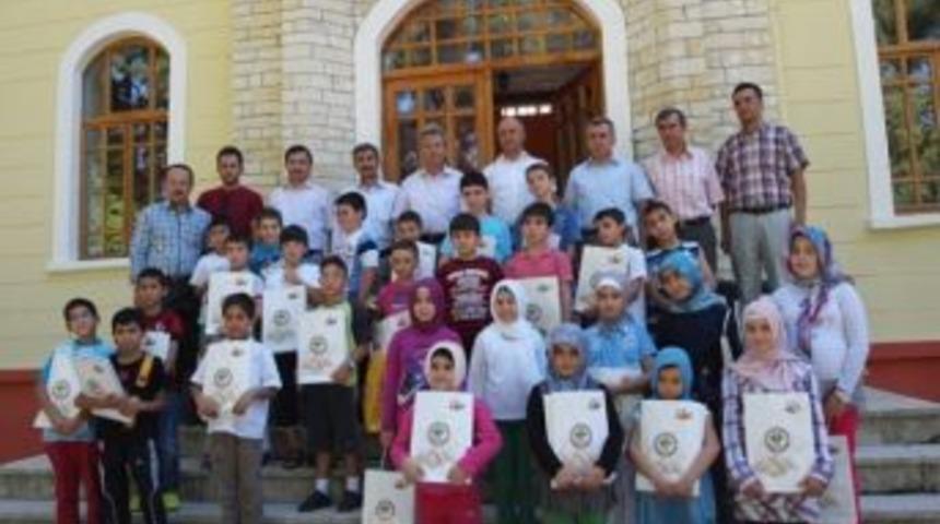 Acıpayam’da Kur’an Kursu’nu Bitirenlere Ödül